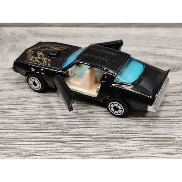 Collectible Diecast Yatming No. 1060 Pontiac Trans-Am Toy Car Made In Hong Kong - Picture 2 of 10